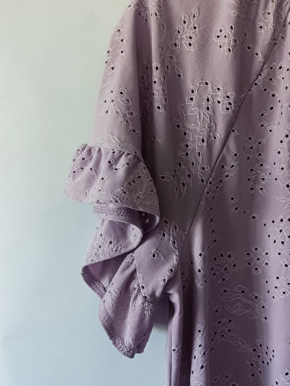 W5 Lavender Eyelet Lace Blouse Size M - Picture 6 of 9